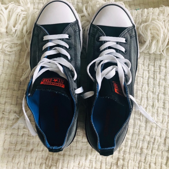 converse shoes with star on side